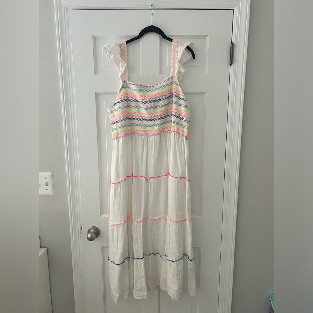 Vineyard vines size XL smoked dress white with neon detail